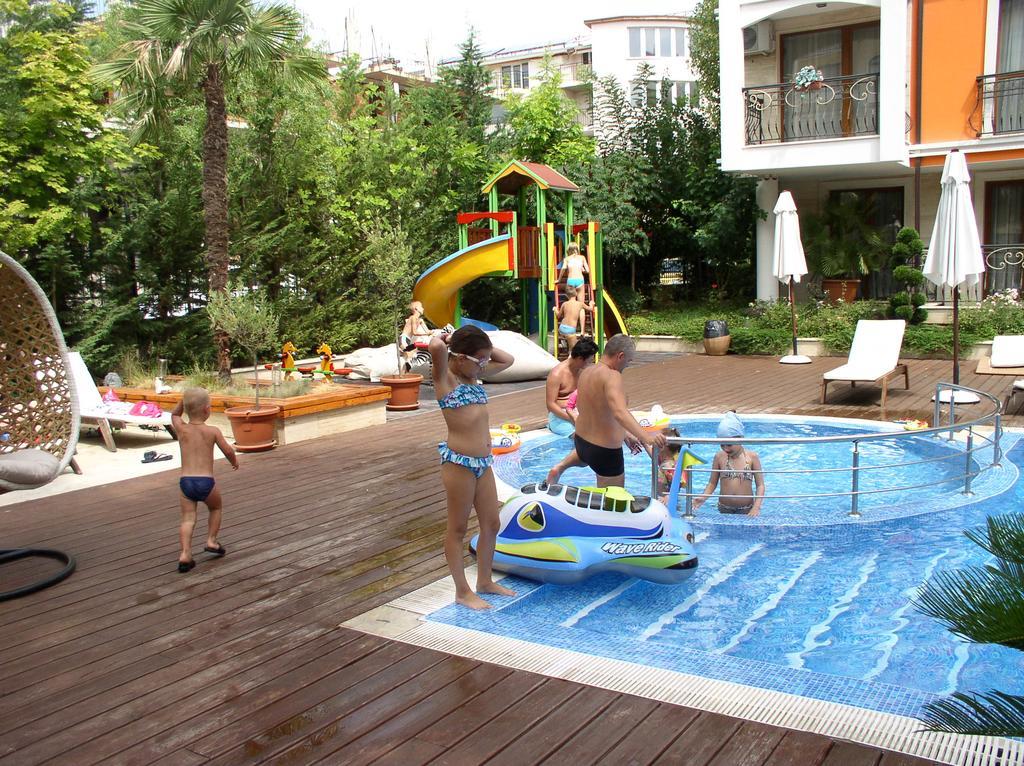 Lvv Palace Apartment Слънчев бряг Екстериор снимка