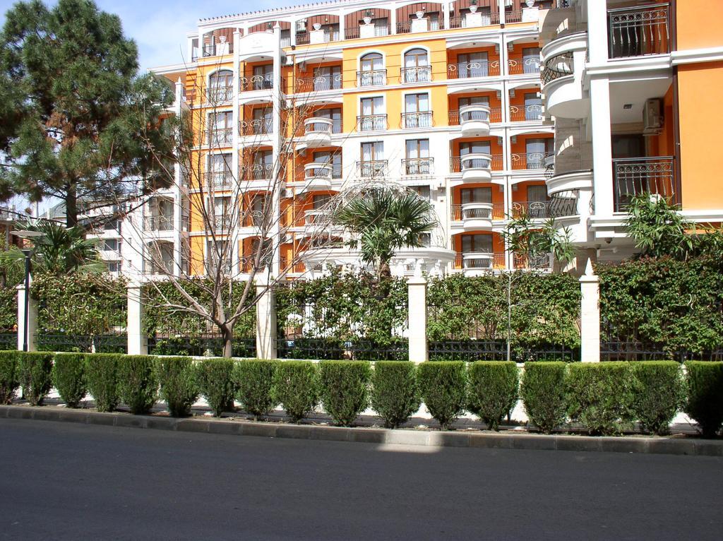 Lvv Palace Apartment Слънчев бряг Екстериор снимка