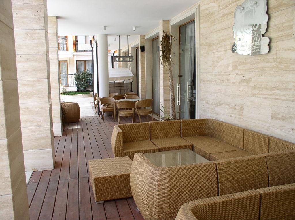 Lvv Palace Apartment Слънчев бряг Екстериор снимка